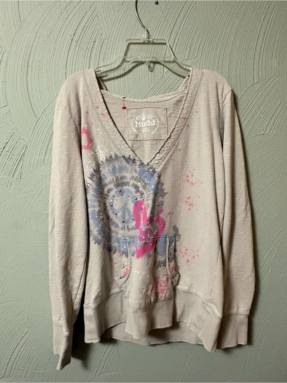 Mudd Beige V-Neck Sweatshirt with Pink & Blue Graphic